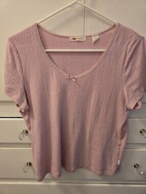 NWOT Levi's Light Pink Short-Sleeve Ribbed Scoop Neck Tee